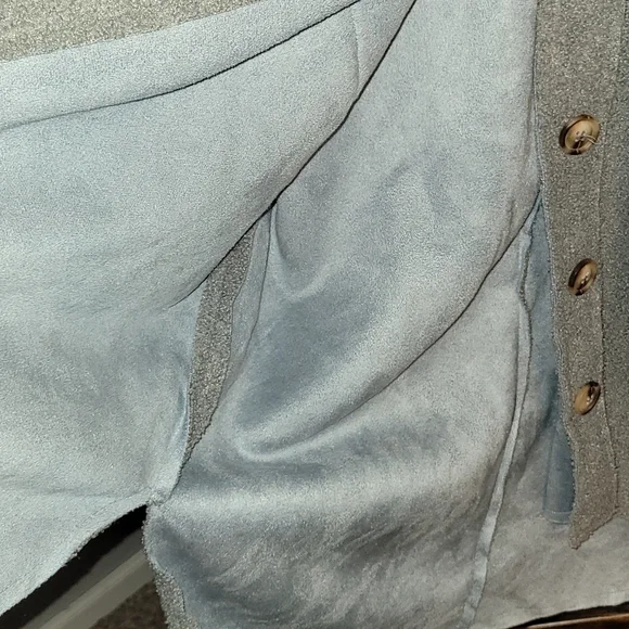 BKE Womens Medium shacket. Blue gray and extremely soft shacket💙!! - Picture 4 of 5